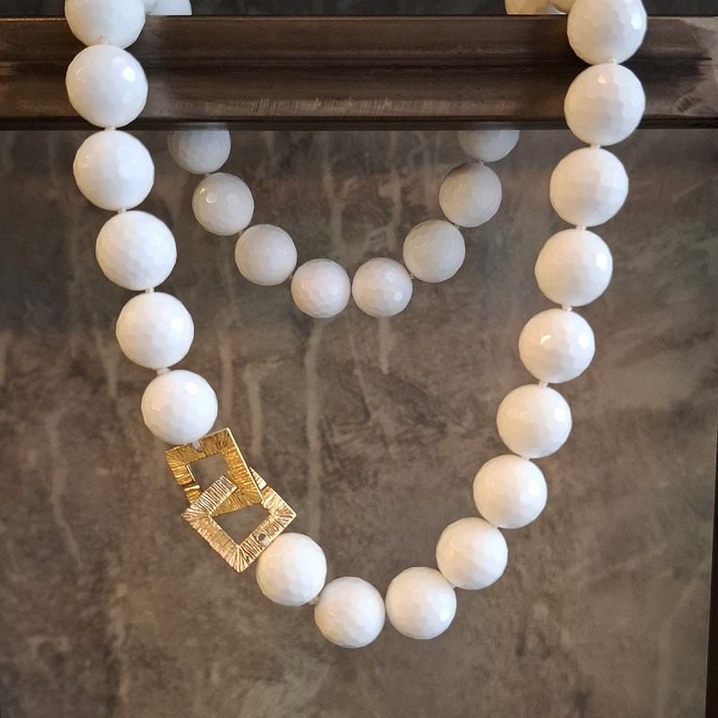 κολιε λευκος ονυχας